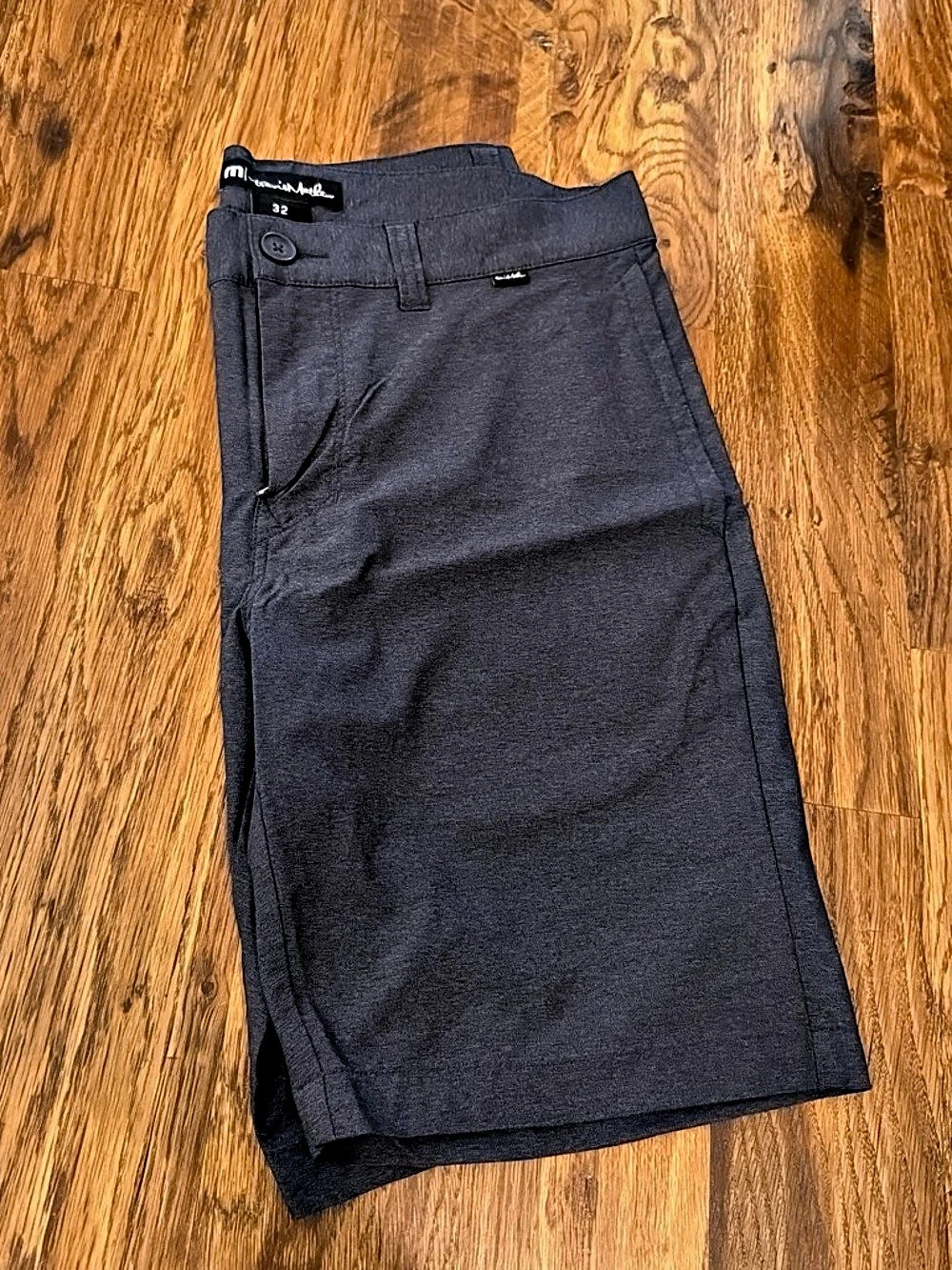 TravisMathew Men's Flat Front Shorts in Blue Waist 32 Like New